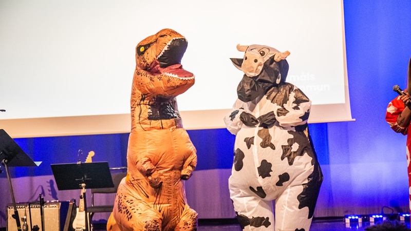 Masked singer Karlberg anordnades när åk 1 och 2 på Karlbergsgymnasiet hade skolavslutning. Ej ansikte-indexerat ännu!